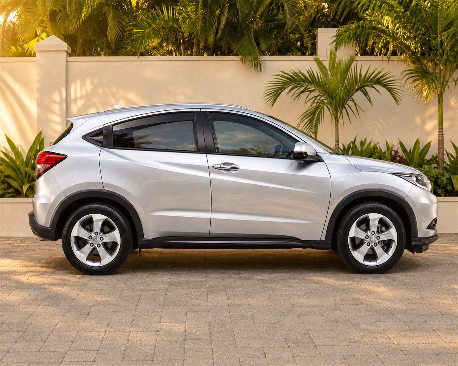 Side profile of the silver Honda HR-V